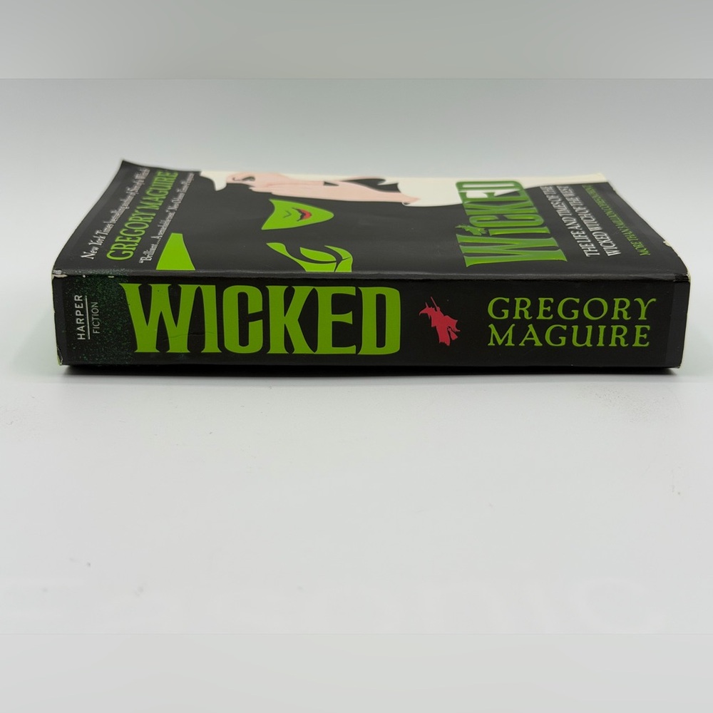 Wicked: The Life and Times of the Wicked Witch of the West by Gregory Maguire - Picture 5 of 10